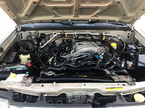 Nissan Frontier engine bay