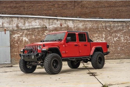 Jeep Gladiator with 6 lift kit