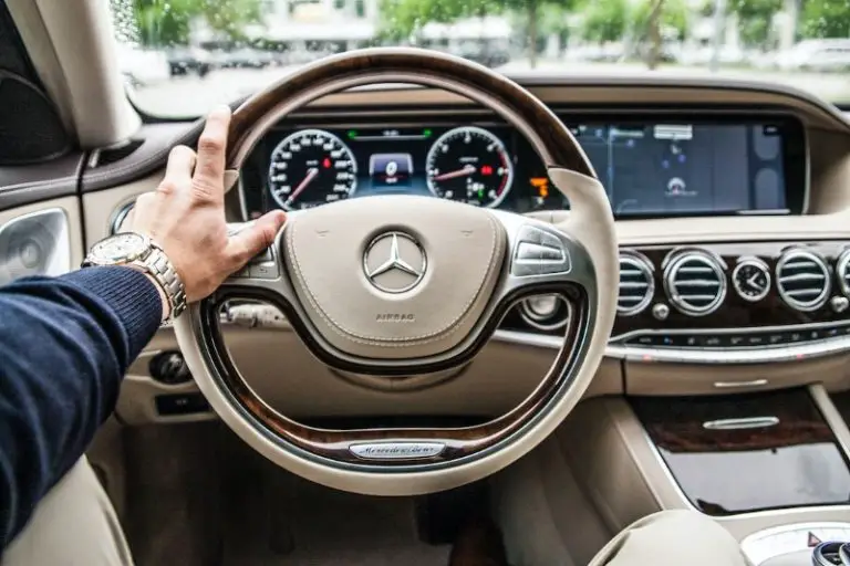Why Does My Car Radio Keep Turning Off? Why Does My Car Radio Keep Turning Off?